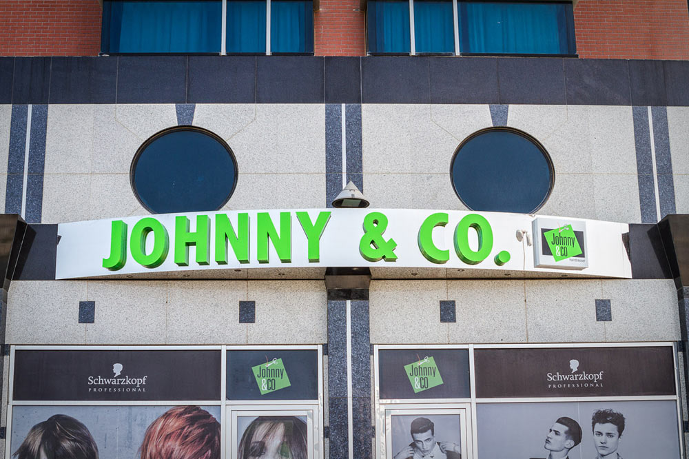 Johnny & Co